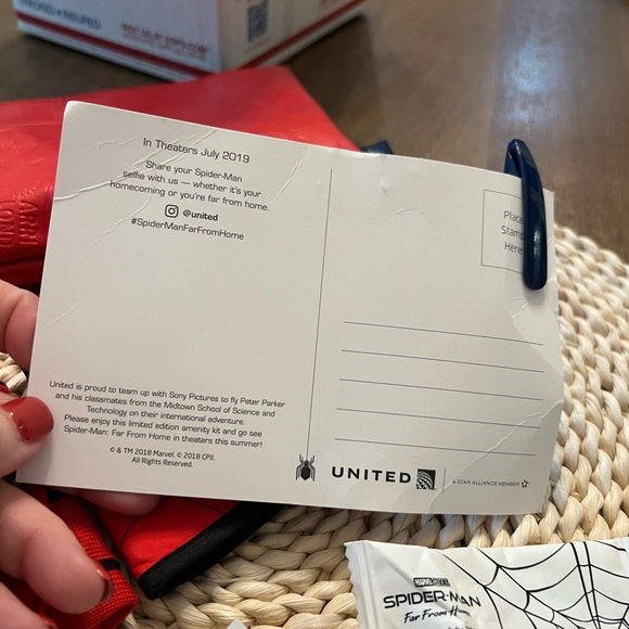 SPIDER-MAN UNITED AIRLINES FIRST CLASS LIMITED EDITION AMENITY KIT 2018-19 - Picture 12 of 13